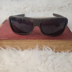 Vtg Oakley Montefrio Ce Sunglasses Great Condtion.  Rare Woodgrain Frame